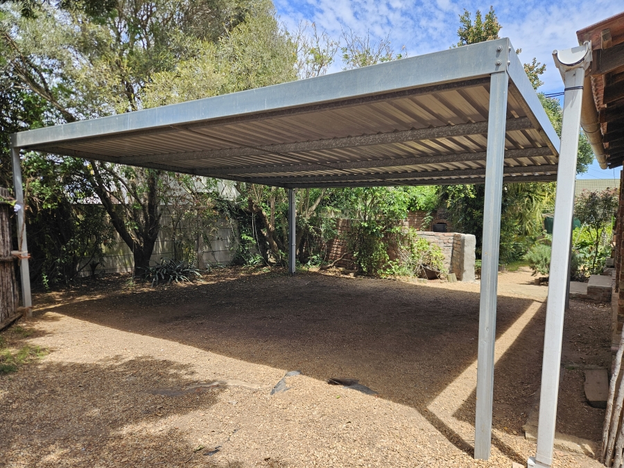 4 Bedroom Property for Sale in C Place Eastern Cape